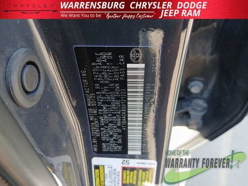 Used 2025 Toyota Camry SE FWD image 11