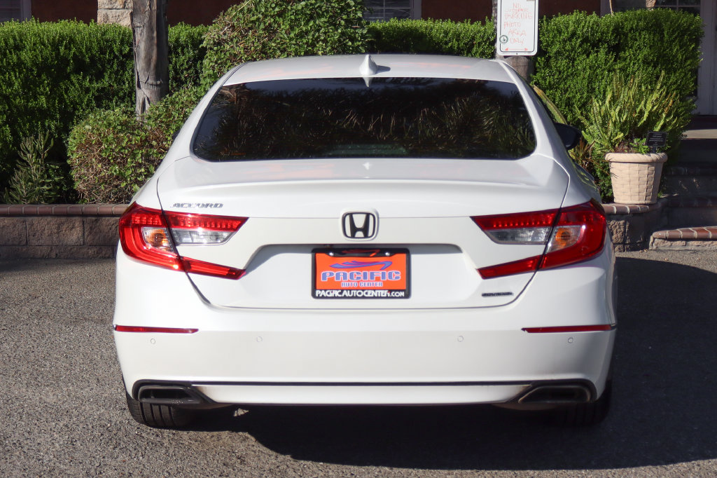 Used 2018 Honda Accord Touring image 7