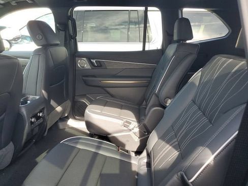 New 2026 Buick Enclave Avenir w/ Super Cruise Package FWD image 11