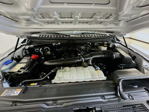 Used 2024 Ford Expedition XLT image 36