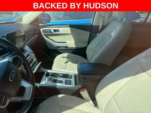 Used 2023 Ford Explorer XLT w/ Equipment Group 202A image 3