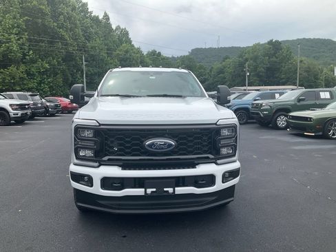 New 2026 Ford F250 4x4 Crew Cab Super Duty image 2