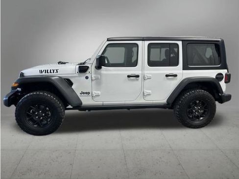 Used 2024 Jeep Wrangler Unlimited AWD/4WD image 2