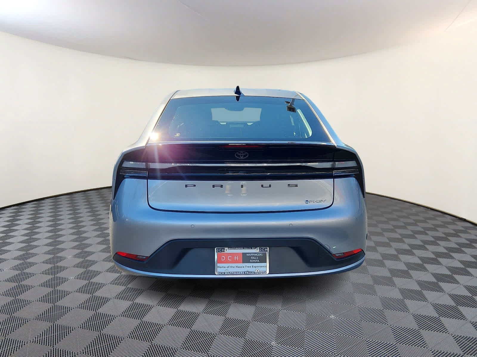 Used 2026 Toyota Prius Plug-In Hybrid FWD image 6
