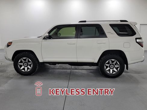 Used 2017 Toyota 4Runner TRD Off-Road Premium image 5