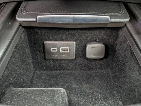 Certified 2025 Cadillac XT4 Premium Luxury FWD image 8