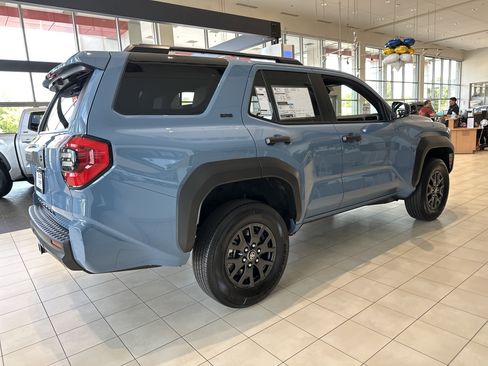 New 2026 Toyota 4Runner SR5 AWD/4WD image 6