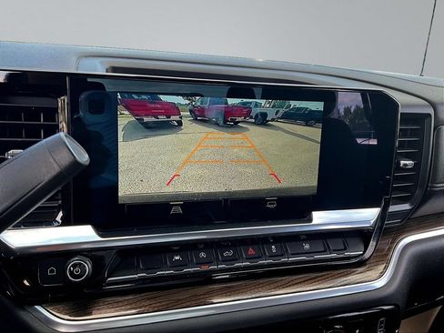 Used 2023 Chevrolet Silverado 1500 LT AWD/4WD image 17