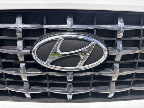 Used 2025 Hyundai Venue SEL FWD image 10