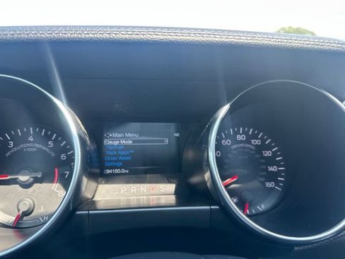 Used 2018 Ford Mustang Coupe w/ Equipment Group 101A RWD image 31