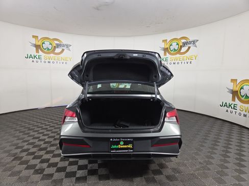 Used 2025 Hyundai Elantra Sport FWD image 31