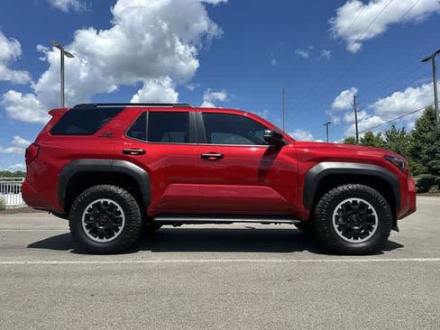 Used 2025 Toyota 4Runner TRD Off-Road Premium AWD/4WD image 3