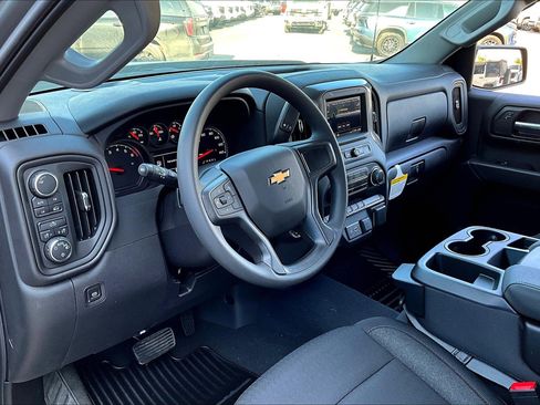 New 2025 Chevrolet Silverado 1500 Custom image 6