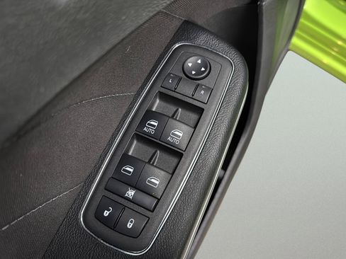 Used 2023 Dodge Charger SXT RWD image 11