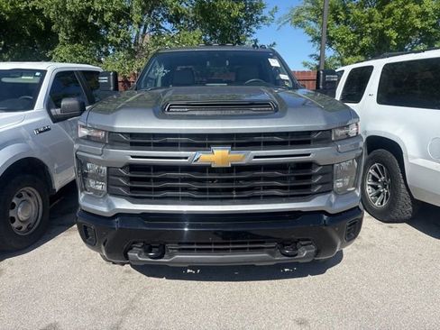 Used 2025 Chevrolet Silverado 2500 Custom w/ Custom Convenience Package AWD/4WD image 2