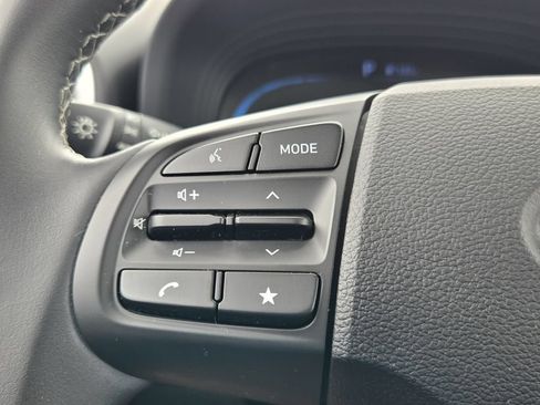 Certified 2023 Hyundai Venue SEL FWD image 22
