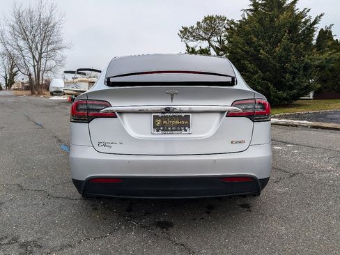 Used 2016 Tesla Model X Performance image 6