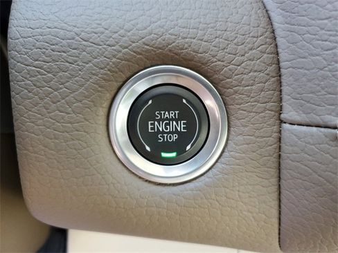 Used 2024 GMC Yukon Denali image 23