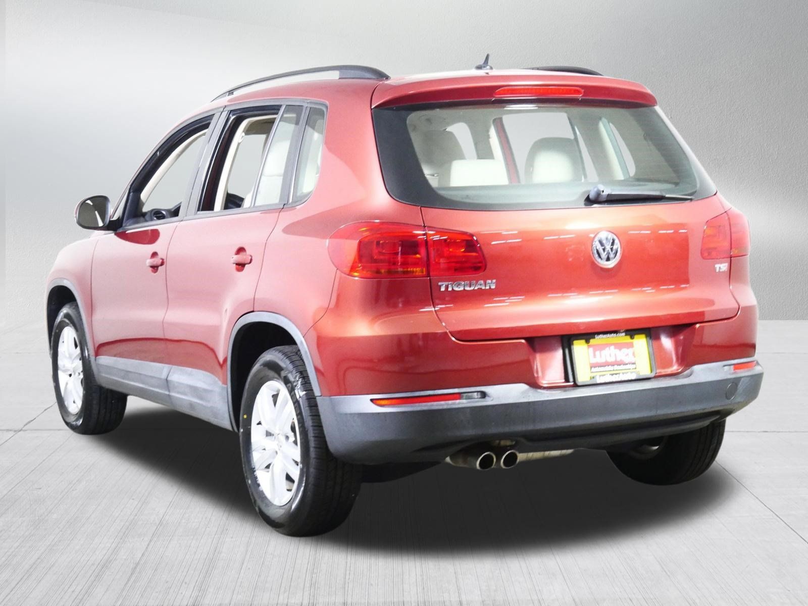 Used 2016 Volkswagen Tiguan S FWD image 5