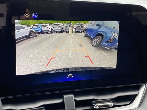 New 2026 Chevrolet Equinox LT w/ Convenience Package II AWD/4WD image 11