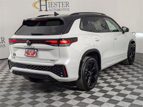 Used 2026 Volkswagen Tiguan SE R-Line image 7