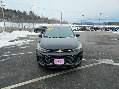 Used 2022 Chevrolet Trax LS w/ Tint and Cruise Package image 2