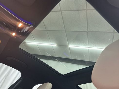 Used 2025 Mercedes-Benz C 300 Sedan image 19