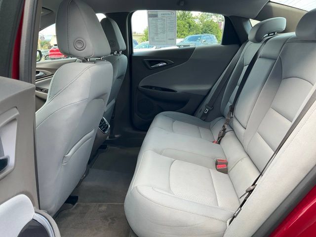 Used 2017 Chevrolet Malibu LT FWD image 8