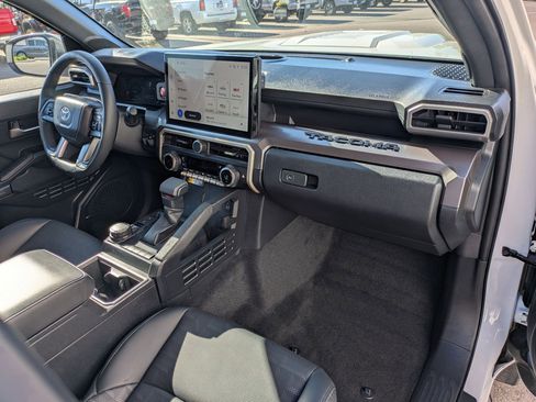 Used 2024 Toyota Tacoma TRD Sport w/ TRD Sport Premium Package AWD/4WD image 35