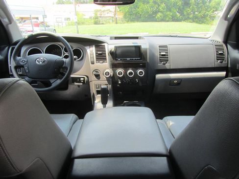 Used 2011 Toyota Sequoia SR5 w/ Premium Pkg AWD/4WD image 12