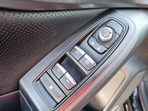 Used 2019 Subaru Crosstrek 2.0i Limited w/ Moonroof Package w/Navigation image 31