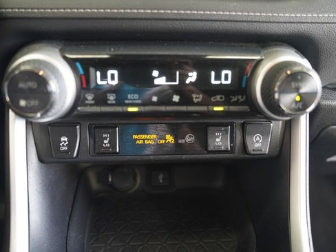 Used 2021 Toyota RAV4 XLE Premium AWD/4WD image 19