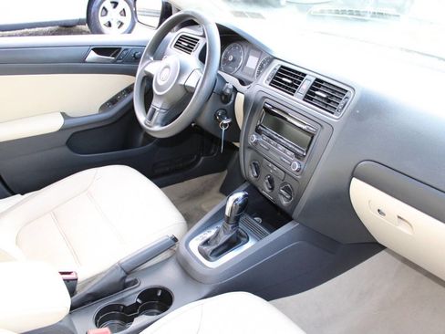 Used 2014 Volkswagen Jetta SE image 12