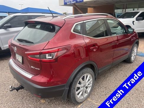 Used 2022 Nissan Rogue Sport SV w/ Technology Package image 4