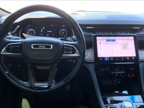 Used 2022 Jeep Grand Cherokee L Summit w/ Luxury Tech Group V image 6