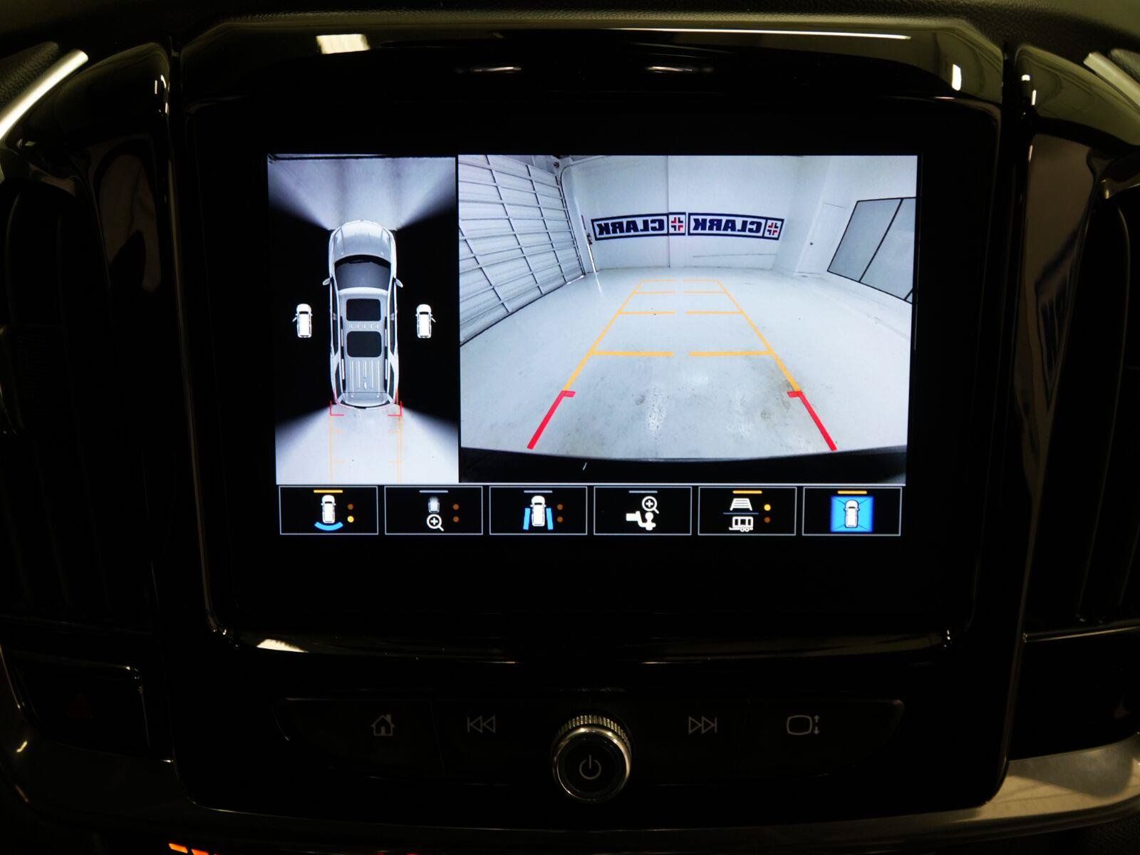 Used 2023 Chevrolet Traverse Premier w/ Redline Edition FWD image 29