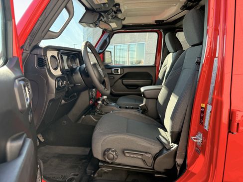 Used 2024 Jeep Gladiator Sport image 5