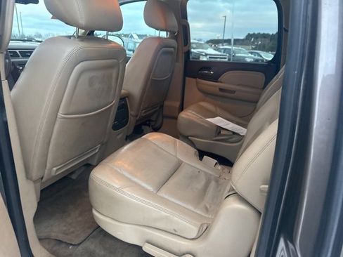 Used 2013 GMC Yukon XL Denali image 40