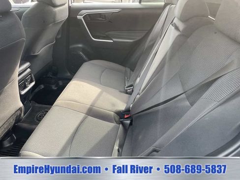 Used 2023 Toyota RAV4 LE AWD/4WD image 15