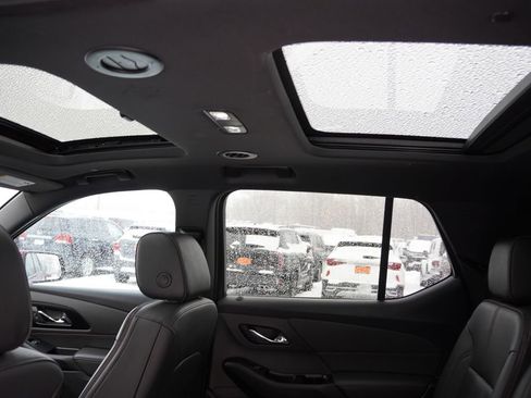 Certified 2023 Chevrolet Traverse RS image 21