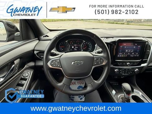 Used 2023 Chevrolet Traverse RS FWD image 16