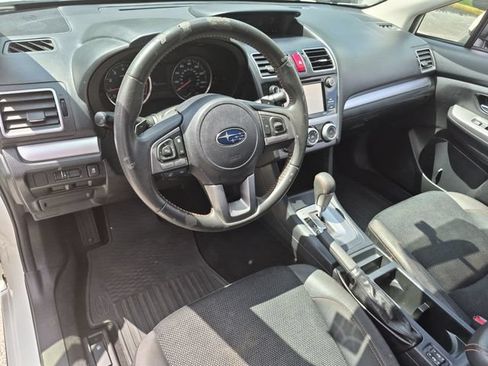 Used 2017 Subaru Crosstrek 2.0i Premium w/ Moonroof Package AWD/4WD image 10