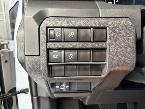 Used 2024 Toyota Tacoma SR AWD/4WD image 14