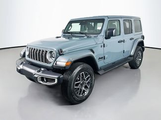 New 2026 Jeep Wrangler Unlimited Sahara AWD/4WD video 3