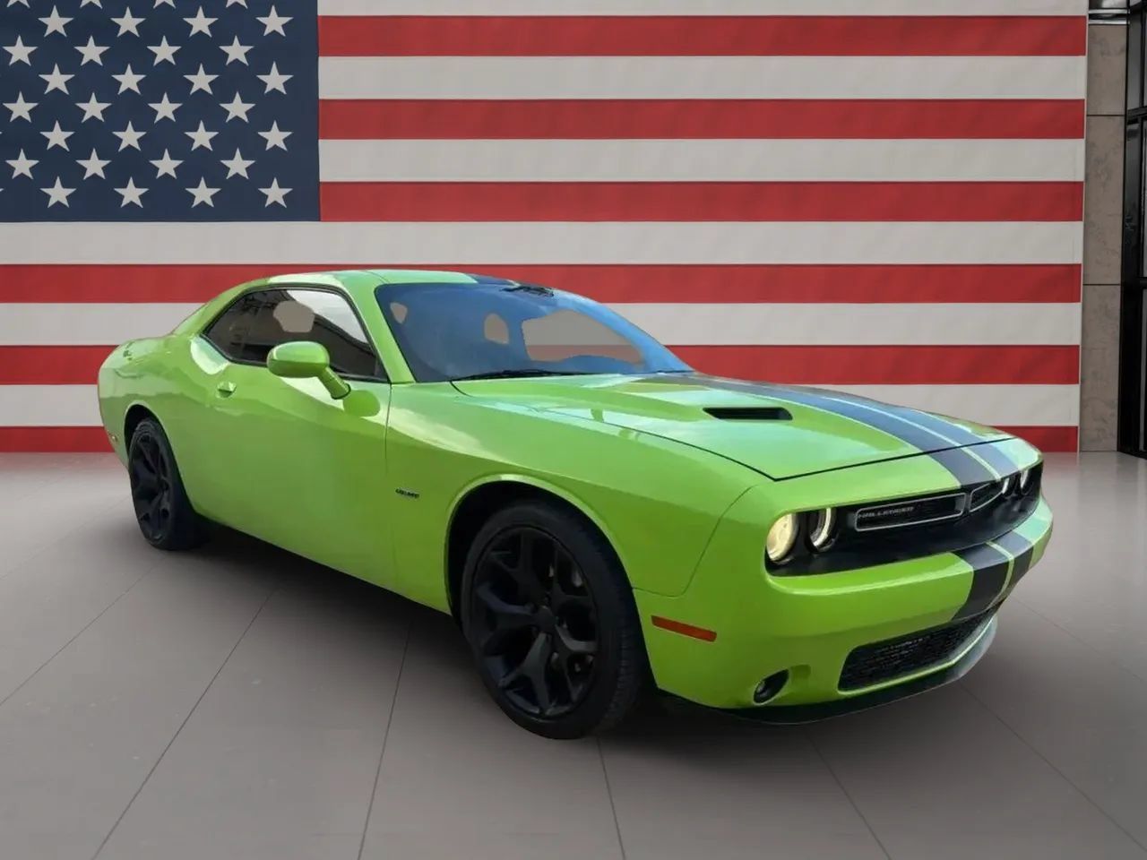 Used 2015 Dodge Challenger R/T Plus RWD image 1