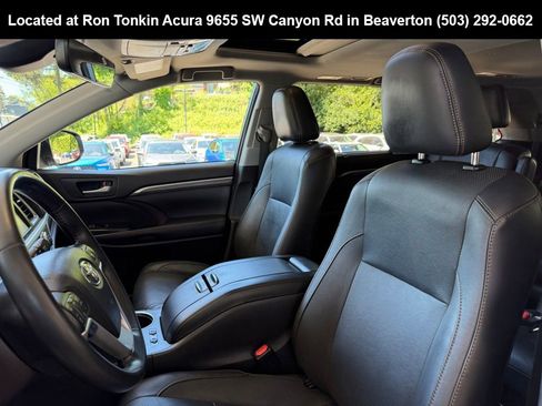 Used 2017 Toyota Highlander Limited AWD/4WD image 14
