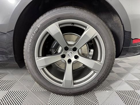 New 2026 Porsche Macan AWD/4WD image 13