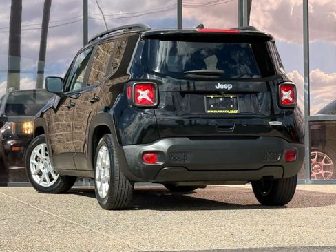Used 2019 Jeep Renegade Latitude w/ UConnect 8.4 Nav Group image 9