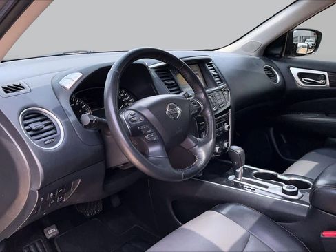 Used 2020 Nissan Pathfinder SL AWD/4WD image 18