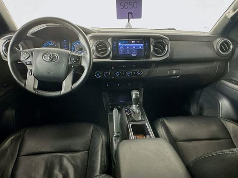 Used 2017 Toyota Tacoma TRD Off-Road w/ Tow Package (A/T) image 24